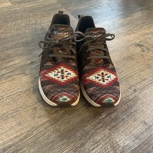 Ariat fuse tennis shoes